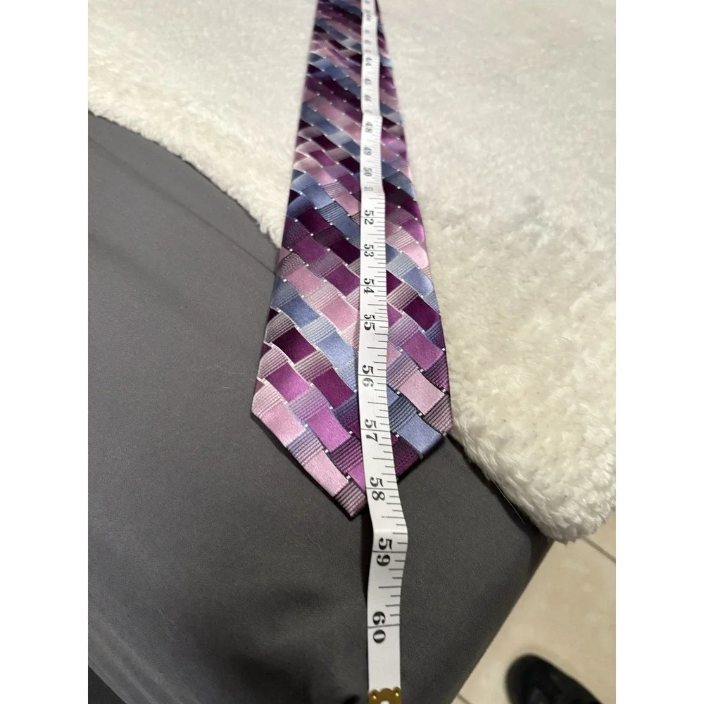 New Van Heusen Men's Purple Neck Silk Tie Geometric NWT‎